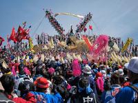 お祭り商店街西参道商店街振興組合-お祭りプラザ-お祭り紹介-御柱祭15.jpg